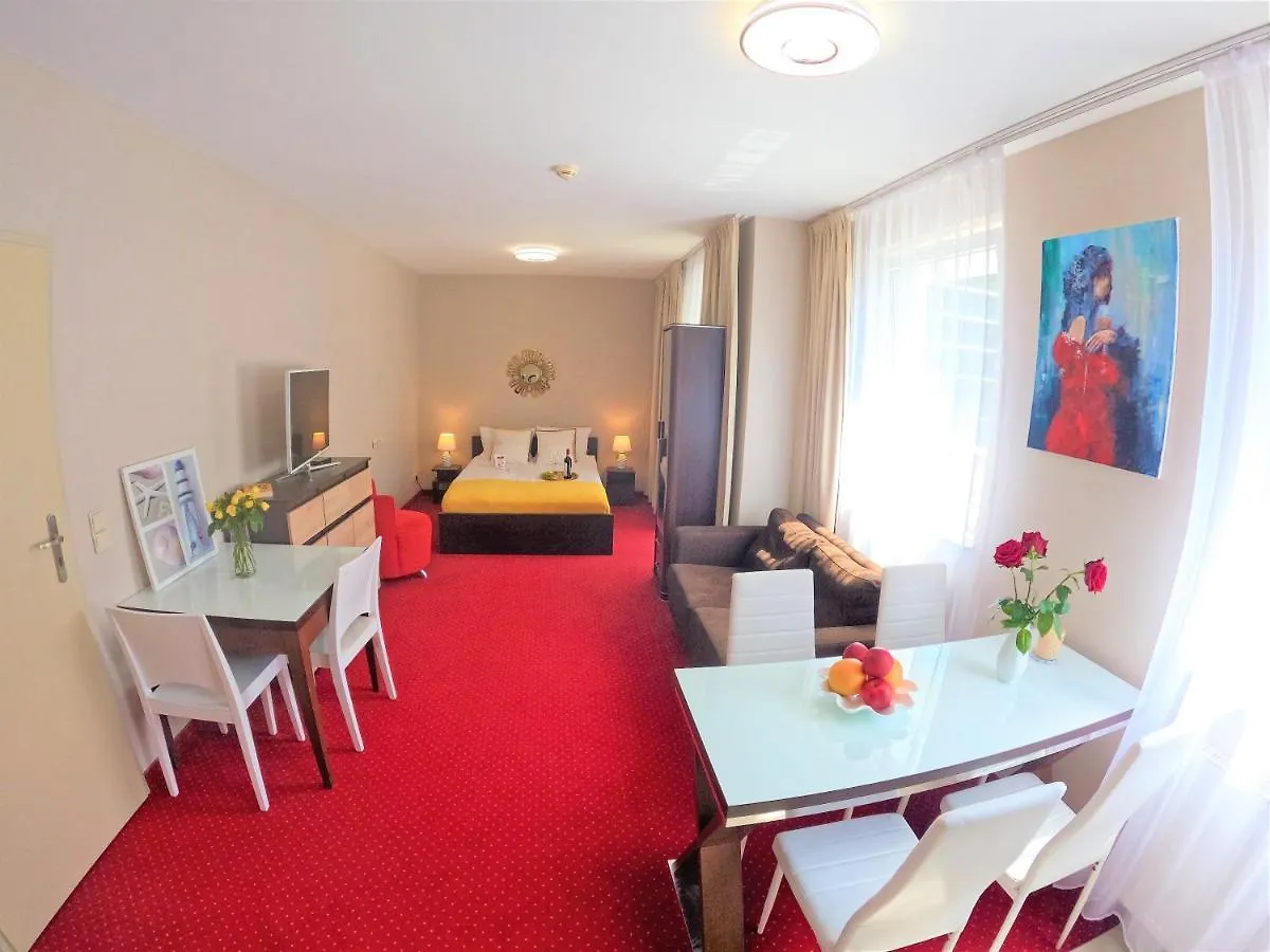 Lady In Red Apartment Kosciuszki 16 科沃布热格 波兰